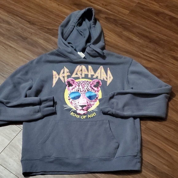 Def Leppard Graphic Hoodie - Picture 4 of 5